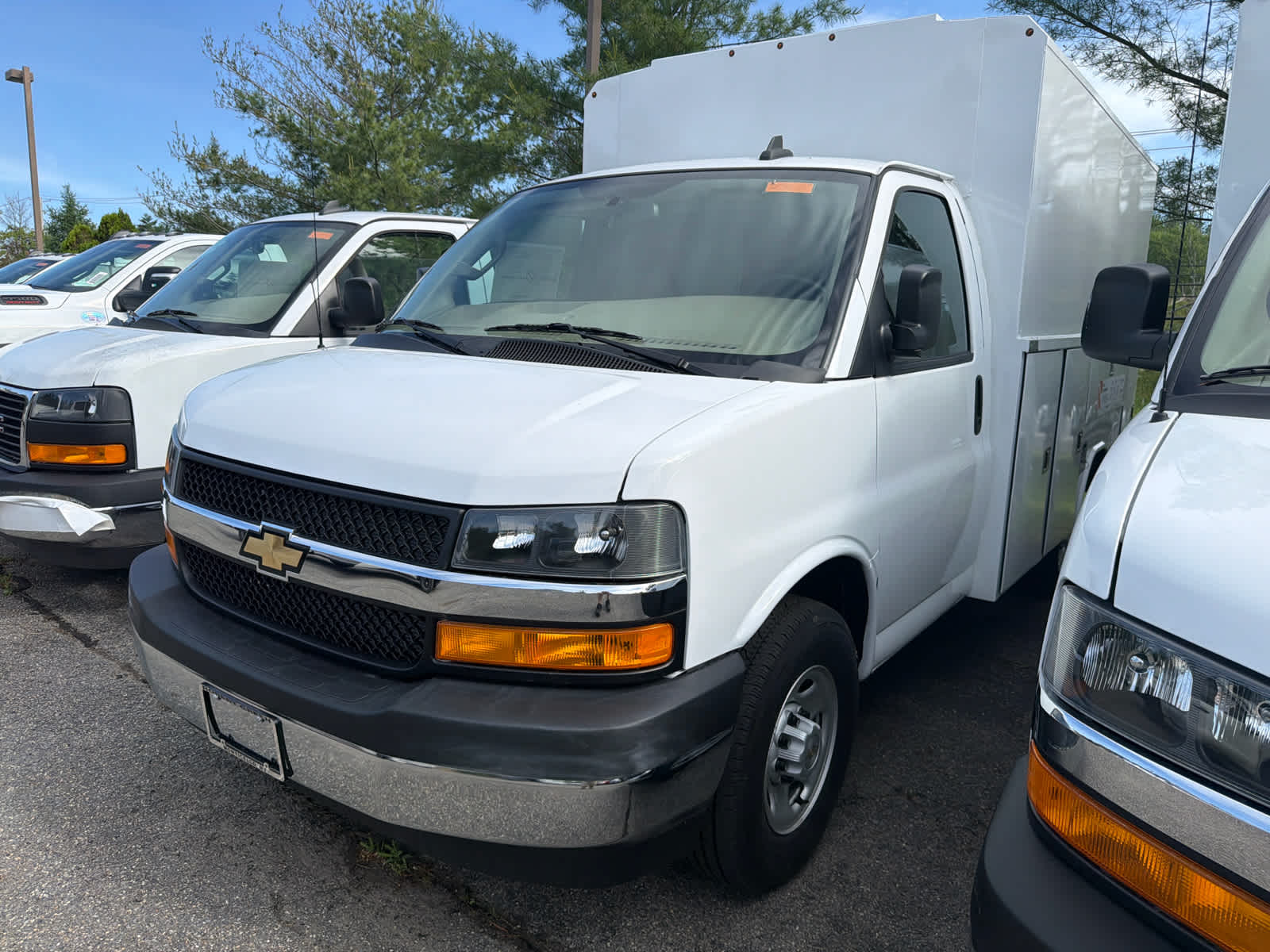 2023 Chevrolet Express Cutaway 3500